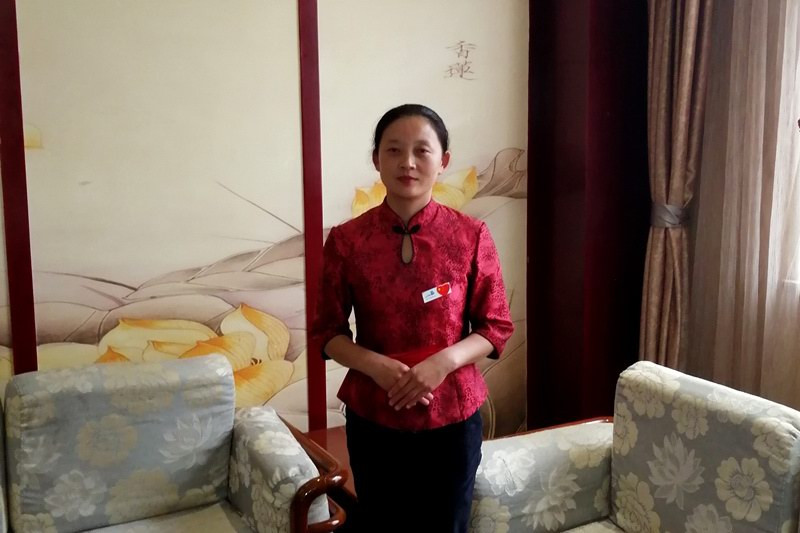 致敬，我親愛(ài)的同事——記迪尼斯伊川店客房員工陳華麗
