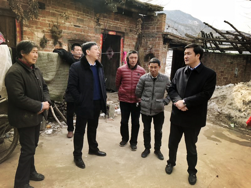 民建“組團”慰問(wèn)，企業(yè)送溫暖到家